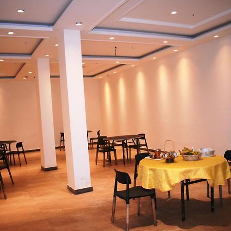 Lemonwood Suites By F9 Hotels - Trivoli Garden Chhatarpur ニューデリー エクステリア 写真