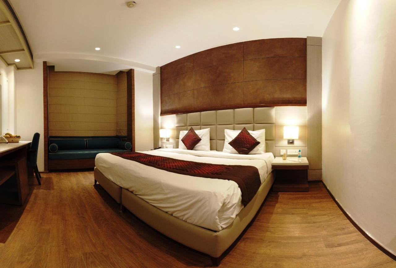 Lemonwood Suites By F9 Hotels - Trivoli Garden Chhatarpur ニューデリー エクステリア 写真