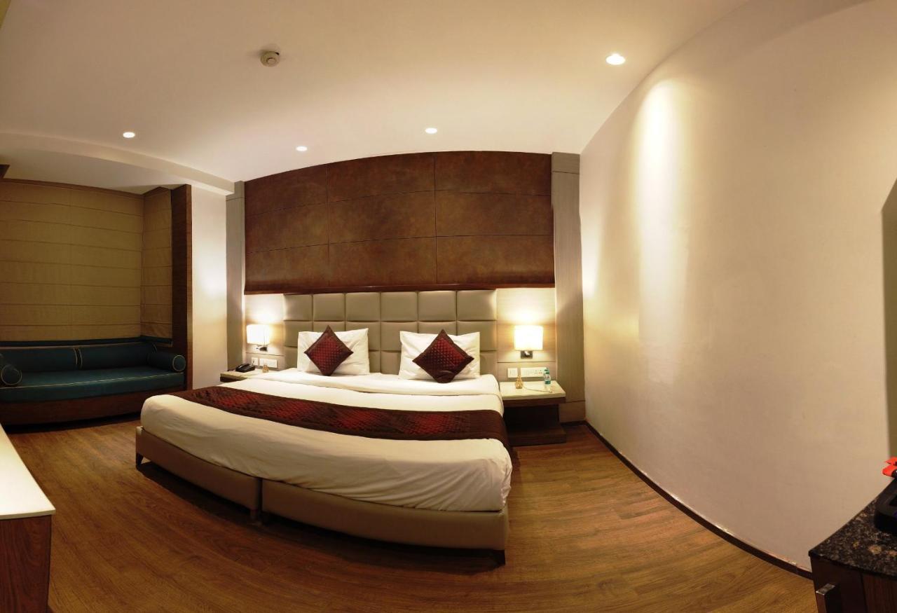 Lemonwood Suites By F9 Hotels - Trivoli Garden Chhatarpur ニューデリー エクステリア 写真
