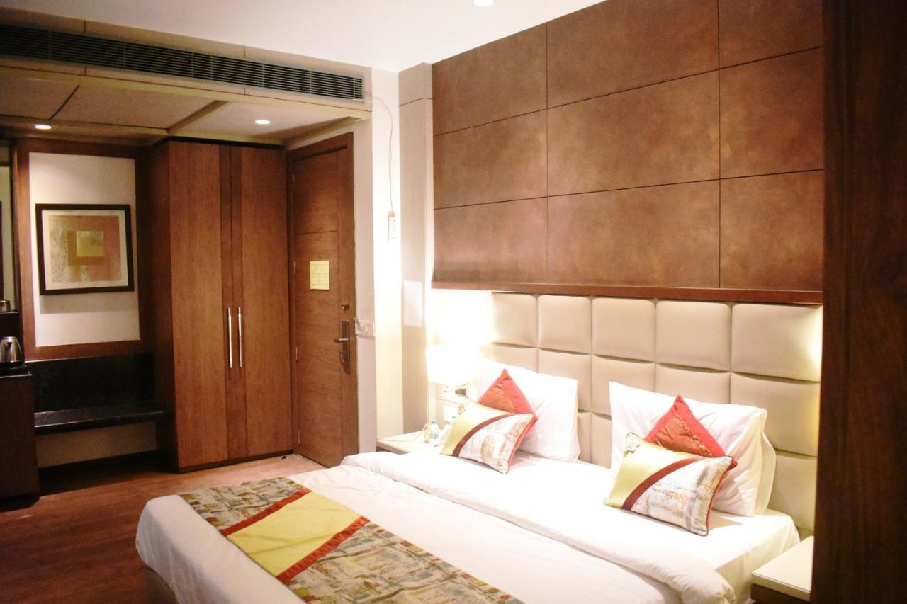 Lemonwood Suites By F9 Hotels - Trivoli Garden Chhatarpur ニューデリー エクステリア 写真