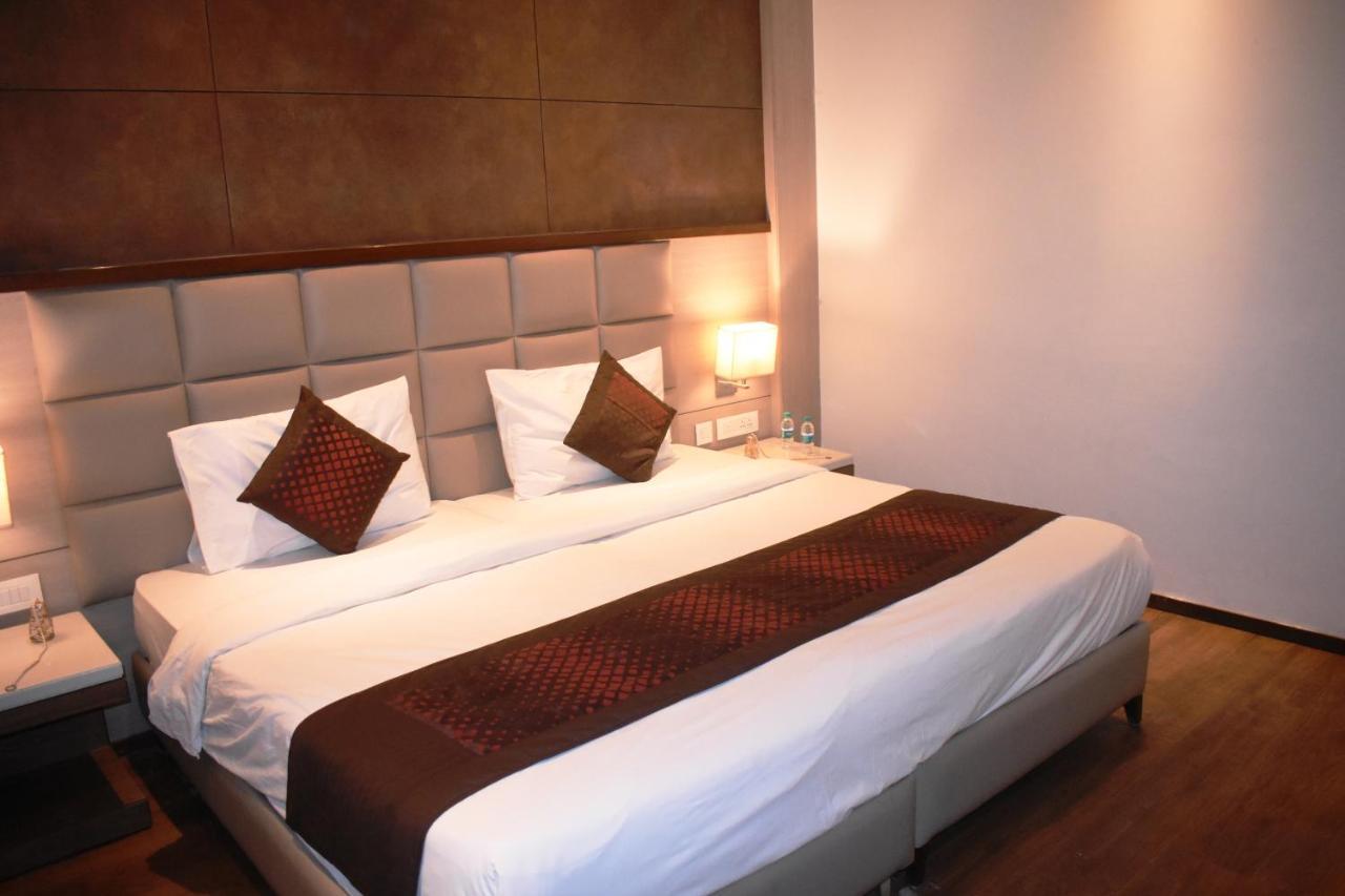 Lemonwood Suites By F9 Hotels - Trivoli Garden Chhatarpur ニューデリー エクステリア 写真