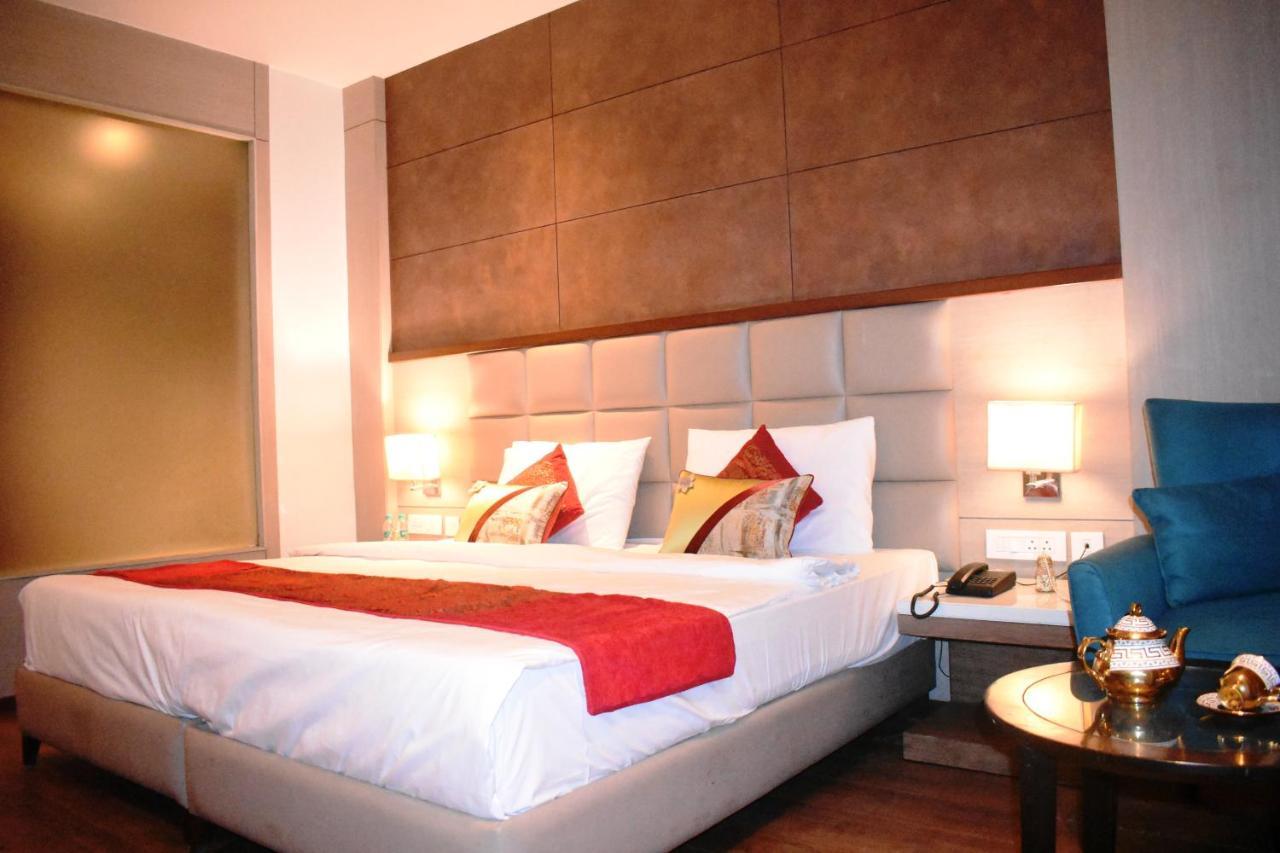 Lemonwood Suites By F9 Hotels - Trivoli Garden Chhatarpur ニューデリー エクステリア 写真