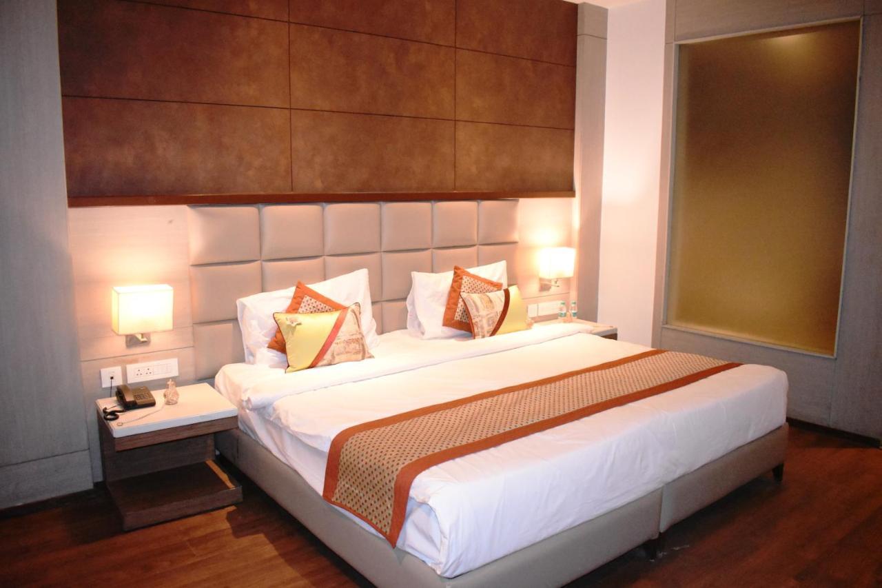 Lemonwood Suites By F9 Hotels - Trivoli Garden Chhatarpur ニューデリー エクステリア 写真