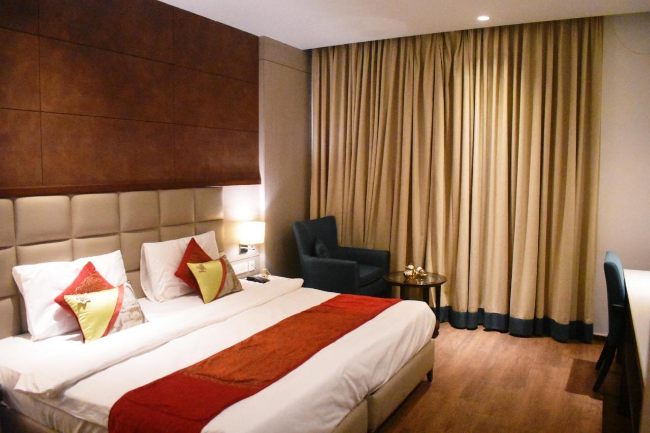 Lemonwood Suites By F9 Hotels - Trivoli Garden Chhatarpur ニューデリー エクステリア 写真
