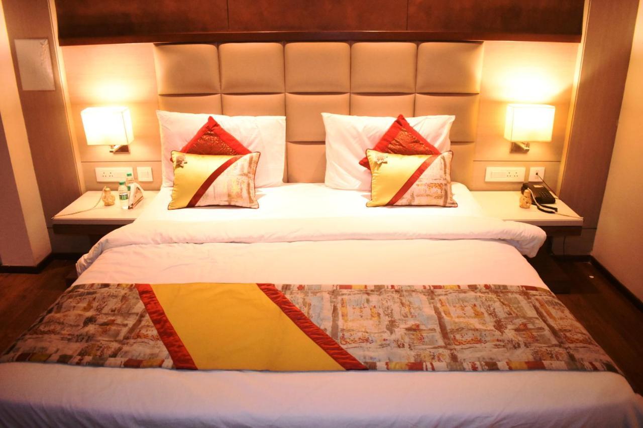 Lemonwood Suites By F9 Hotels - Trivoli Garden Chhatarpur ニューデリー エクステリア 写真