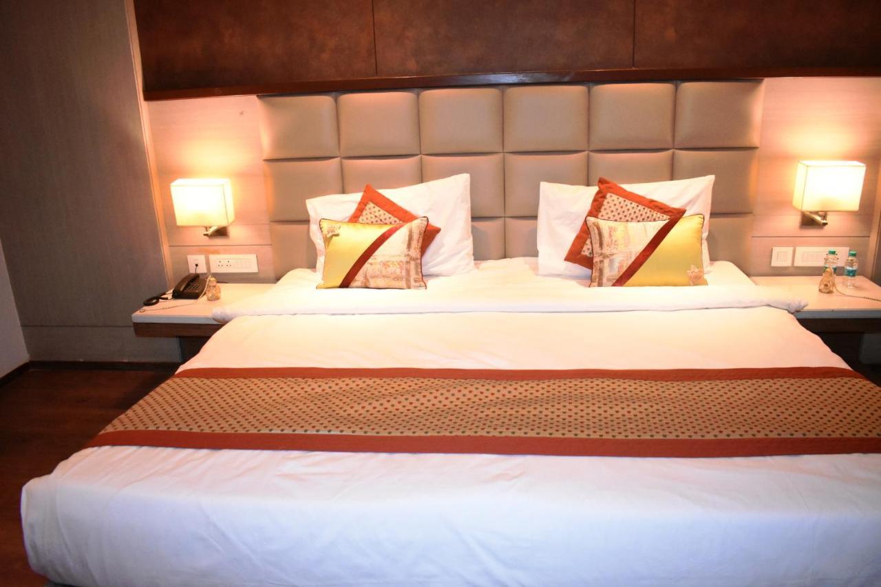 Lemonwood Suites By F9 Hotels - Trivoli Garden Chhatarpur ニューデリー エクステリア 写真