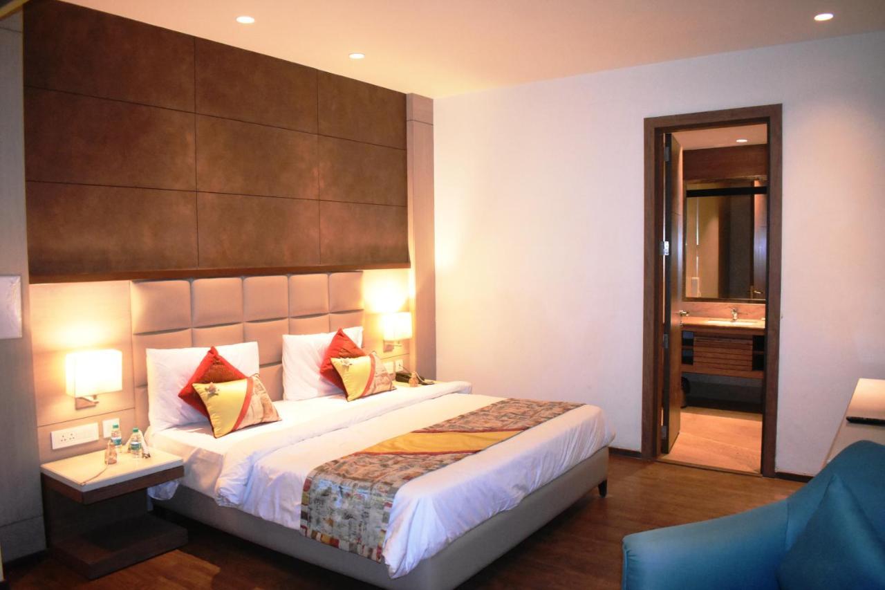 Lemonwood Suites By F9 Hotels - Trivoli Garden Chhatarpur ニューデリー エクステリア 写真