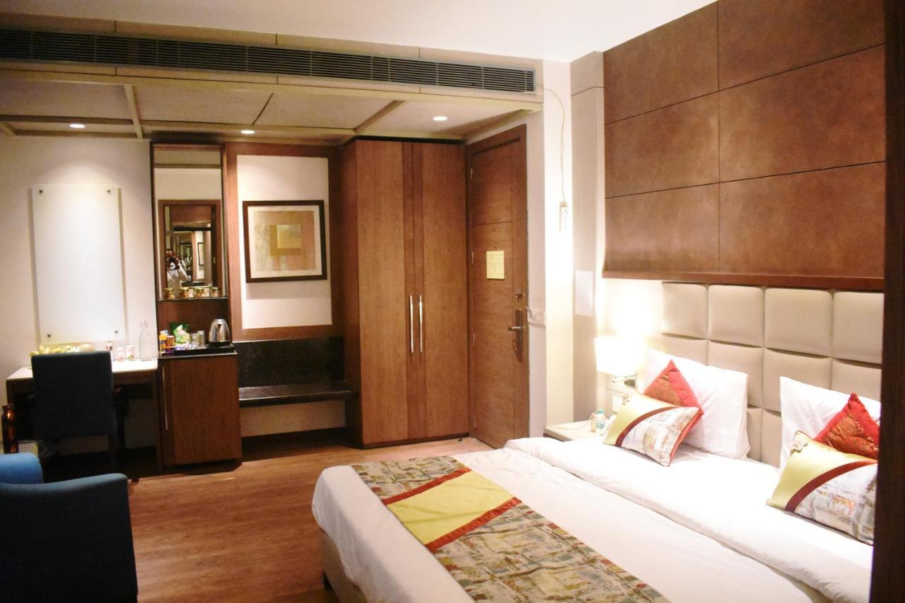 Lemonwood Suites By F9 Hotels - Trivoli Garden Chhatarpur ニューデリー エクステリア 写真