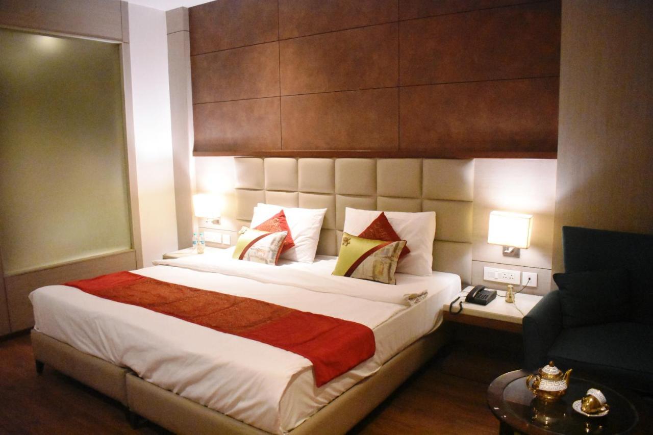 Lemonwood Suites By F9 Hotels - Trivoli Garden Chhatarpur ニューデリー エクステリア 写真