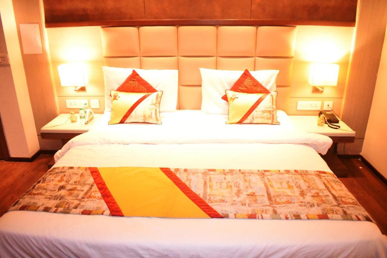 Lemonwood Suites By F9 Hotels - Trivoli Garden Chhatarpur ニューデリー エクステリア 写真