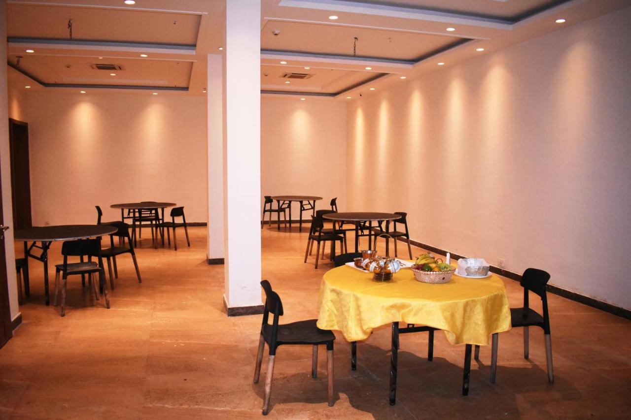 Lemonwood Suites By F9 Hotels - Trivoli Garden Chhatarpur ニューデリー エクステリア 写真