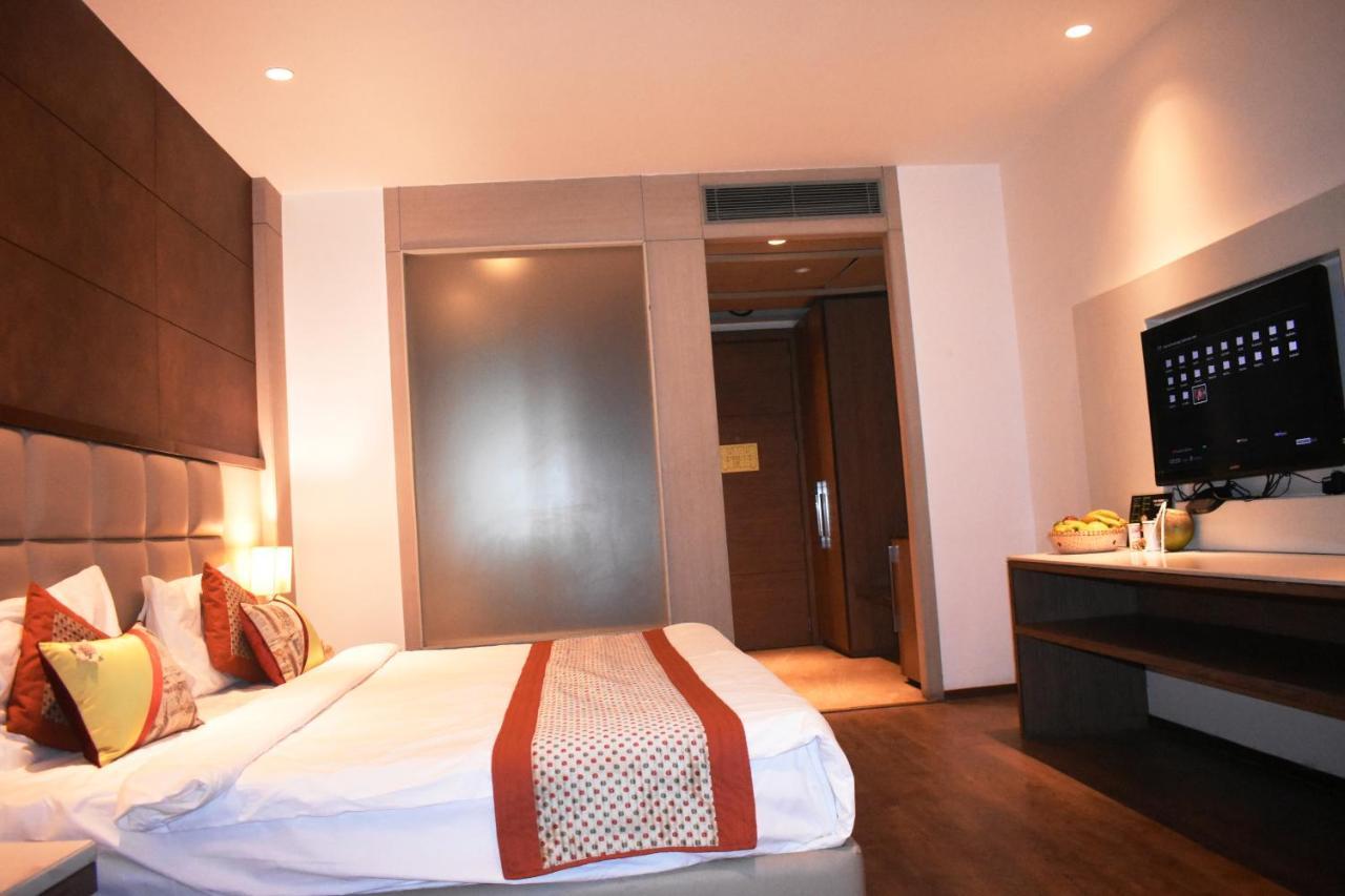 Lemonwood Suites By F9 Hotels - Trivoli Garden Chhatarpur ニューデリー エクステリア 写真