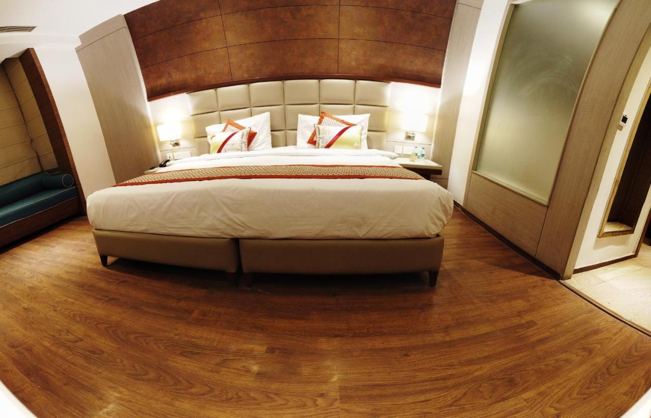 Lemonwood Suites By F9 Hotels - Trivoli Garden Chhatarpur ニューデリー エクステリア 写真