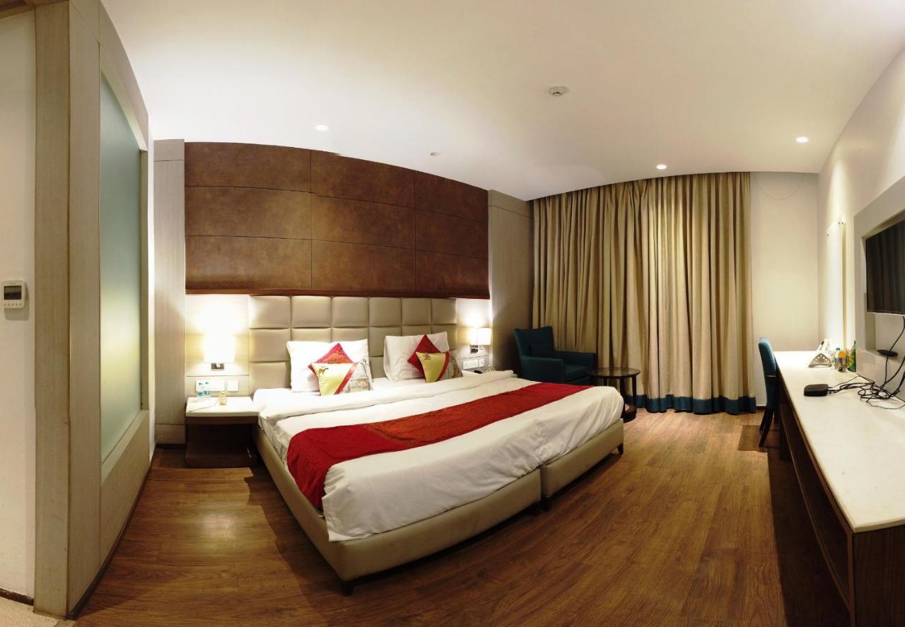 Lemonwood Suites By F9 Hotels - Trivoli Garden Chhatarpur ニューデリー エクステリア 写真