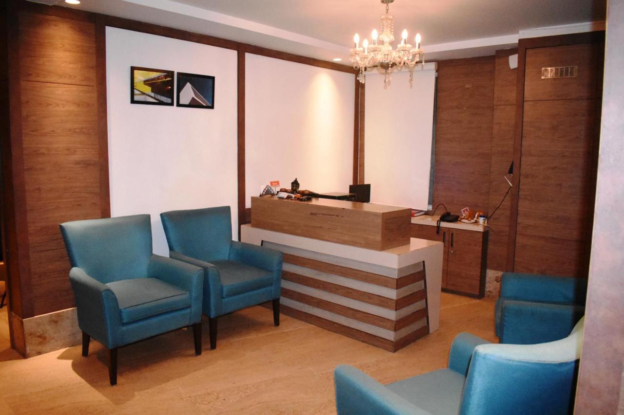 Lemonwood Suites By F9 Hotels - Trivoli Garden Chhatarpur ニューデリー エクステリア 写真