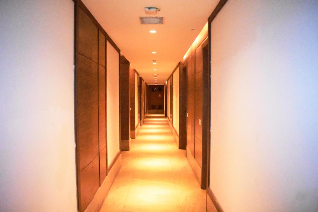 Lemonwood Suites By F9 Hotels - Trivoli Garden Chhatarpur ニューデリー エクステリア 写真