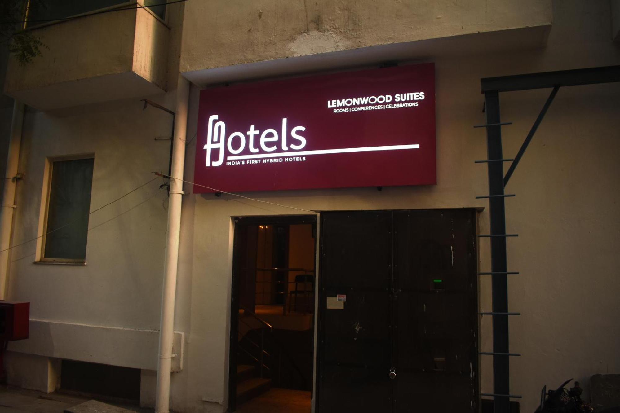 Lemonwood Suites By F9 Hotels - Trivoli Garden Chhatarpur ニューデリー エクステリア 写真